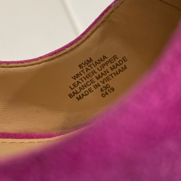 Tatiana Pointy Toe Fuchsia Pumps. - Picture 8 of 12